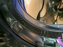 Hot Busty Girl Trapped In The Washing Machine And Stuffing It