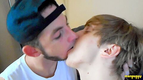 Hot Gay Kissing 27 - Toby Springs, Elis Ataxxx