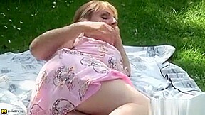Hot Pornstar Sucking Cock