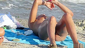 Hot Topless Amateur Milfs Close-up Beach Videos