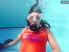 Hottest Underwater Masturbation With Amelie Bruna