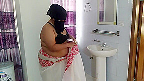 I Fucked The Police Hot Mam In The Station, While She Was Fixing The Saree - Huge Cum In Her Behind