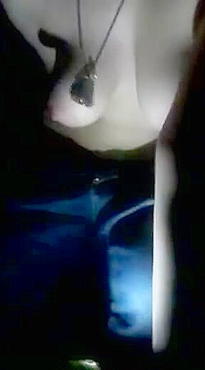 I fuck my gf in car