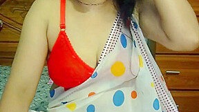 Indian Girl Showing Her Boobs