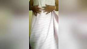 Indian Lady In Bedroom Masturbation