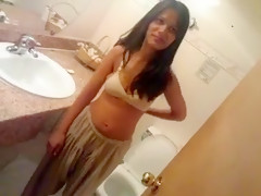 Jaan-e-Maan Give Me Smile