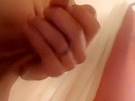 Jacking off on the shower