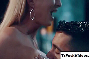 Jamie French In White Shemale Licks Stepsons Enormou