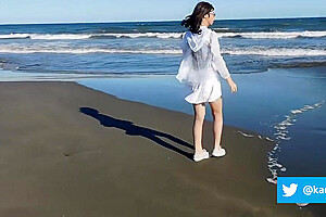 Japanese Crossdresser Masterbation And Cumshot In The Beach