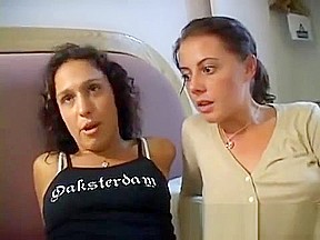 Jenna Presley and Roxy Jezel lour a hunk into thei