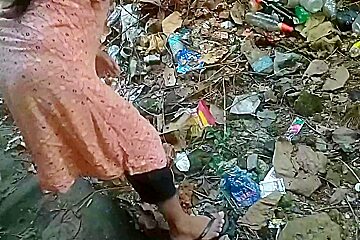 Kchra Binne Ayi Ladki Ko Pese Dekar Chut Chuda Kiya Dirty Hindi Sex Video