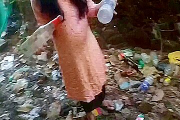 Kchra Binne Ayi Ladki Ko Pese Dekar Chut Chuda Kiya Dirty Hindi Sex Video