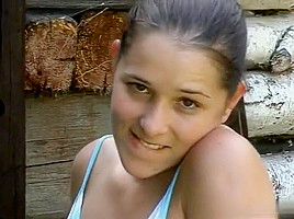 Kelly likes masturbating in the garden