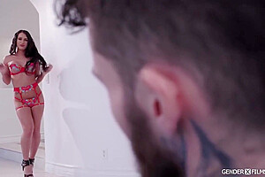 Khloe Kay, Big T And Shows Off In How Do You Like My Shemale Gf