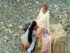 Kinky amateur couple having hardcore sex on the beach