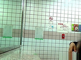 Kinky japanese ho pissing