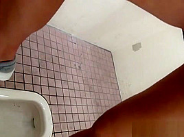 Kinky japanese ho pissing