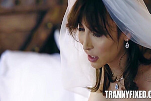 Korra Del Rio And Lola Fae - Cute Bridal Photographer Seduces By Hot Blonde Tranny Bride 6 Min