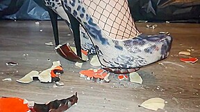 Lady L crush skull