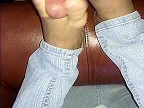 Latina footjob cumshot