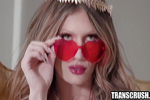 Lesbian Couple Gets Valentines Day Gift From Transgender Cupid 6 Min