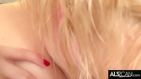 Lindseys Pink Pussy Action