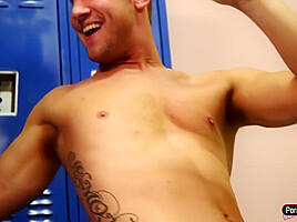 Lockerroom Hookup - Kelsi Lynn