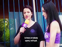 Lullu Gun In - Cheeky Brunette Pornstar Fucks With One Of Her Fans 12 Min