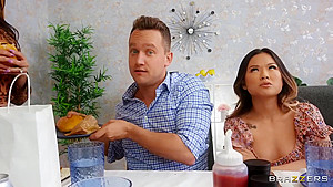 Lulu Chu And Louise Louellen In Burger Time!