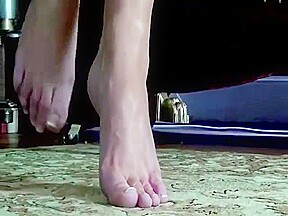 MILF foot fetish videoMILF footfetish video
