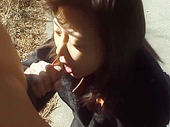 Maria Yuuki naughty Asian milf sucks cock in outdoor show