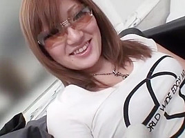 Mariko - pussy play and peeing