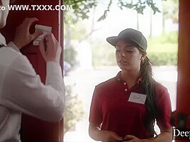Markus Dupree And Gina Valentina - Gets More Than A Tip