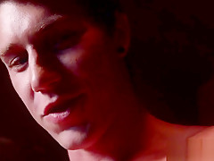 Masturbating amateur dude