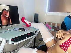 Masturbating to porn w BBC dildo