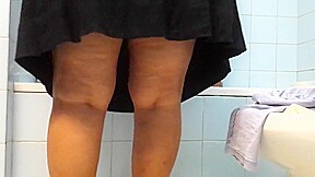 Mature upskirt