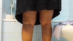 Mature upskirt