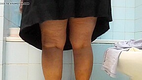 Mature upskirt