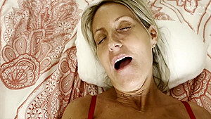 #1 Milf For Valentines Makes You Cum