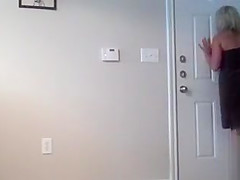 Milf exposes her naked body to delivery person