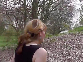 Milf im park mit wichse in der fresse!