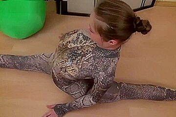 16) Molly (a k a Regina CL-Erotic)