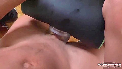 Muscle Hunk Wt 9 Incher Male Stick Jerks & Fucks Toy