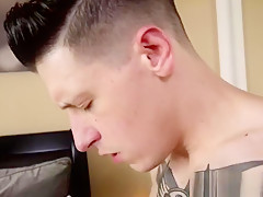 Muscled amateur rawdawged