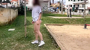 My wife prefers to train in public / everyone looks!