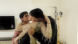 NINFOMANA Y ENFERMA POR SEXO PERVIRTIENDO PASTORES EN ORGIA RELIGIOSA 1