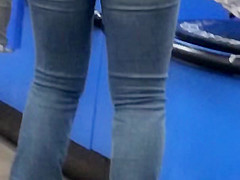 Nice Candid Jeans Ass with Pantyline