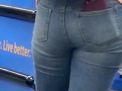 Nice Candid Jeans Ass with Pantyline
