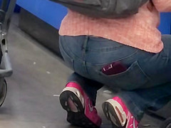 Nice Candid Jeans Ass with Pantyline