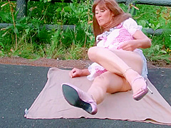No-pan Omanko Maid Pai-chan Outdoor